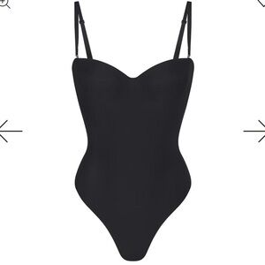 SKIMS UNDERWIRE THONG BODYSUIT